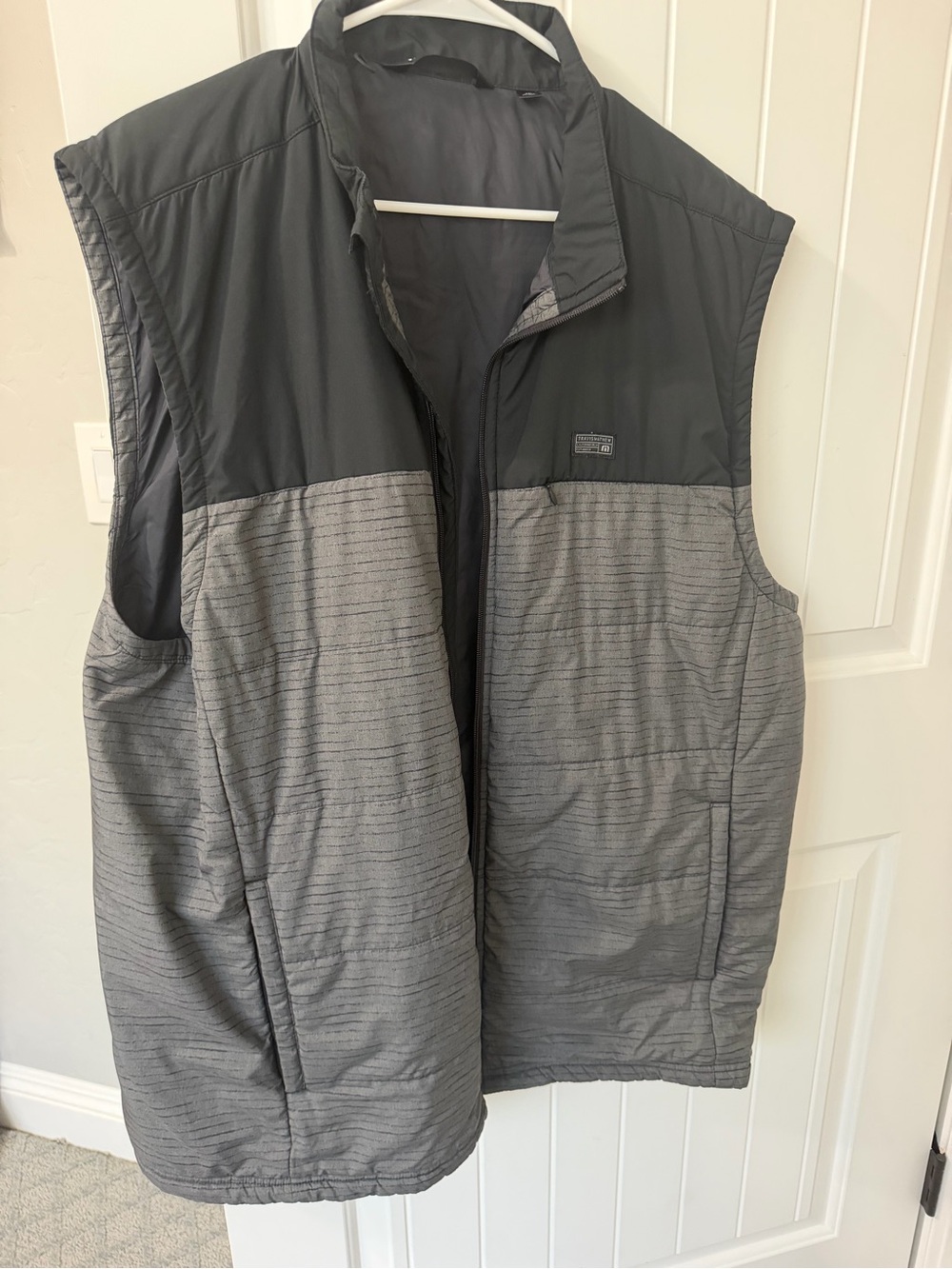 Travis Mathew Two-Tone Gray & Black Quilted Vest
